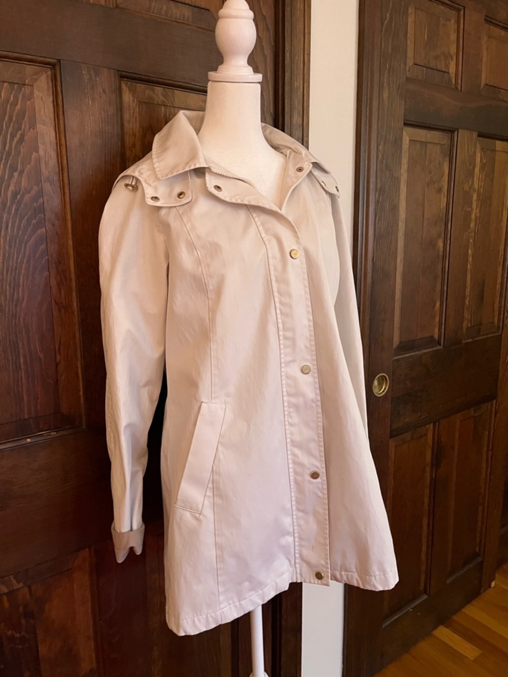 Jones New York White Trench Coat with Snap/Zipper Front